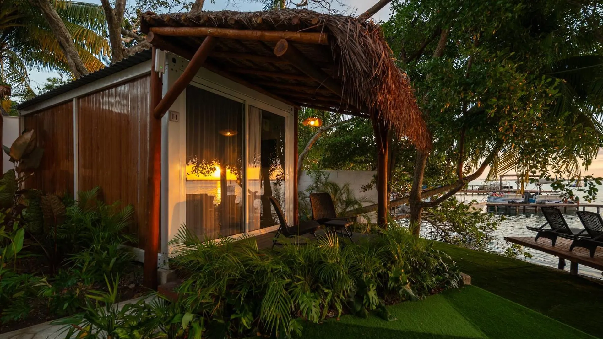 Hotel Casa Aakal Lagoon Front Bacalar