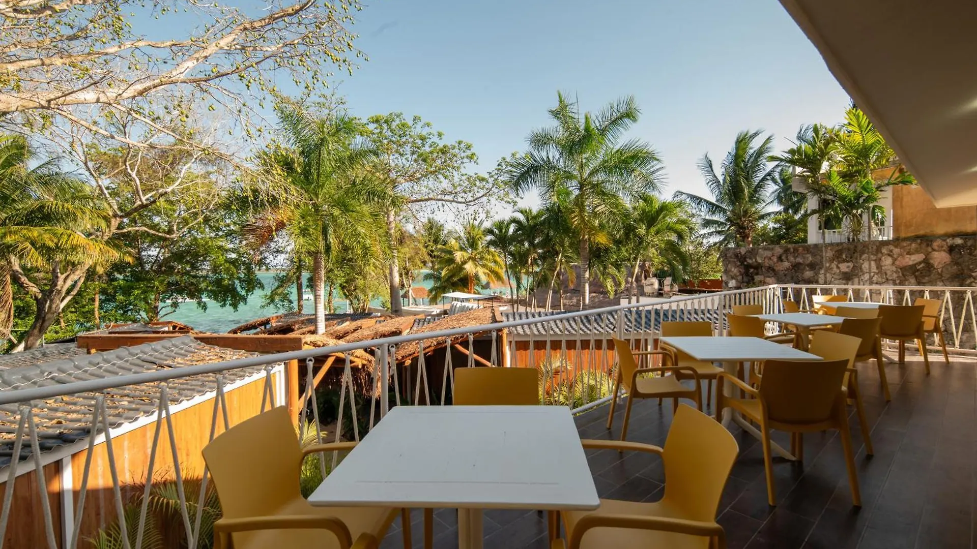 Casa Aakal Lagoon Front Bacalar