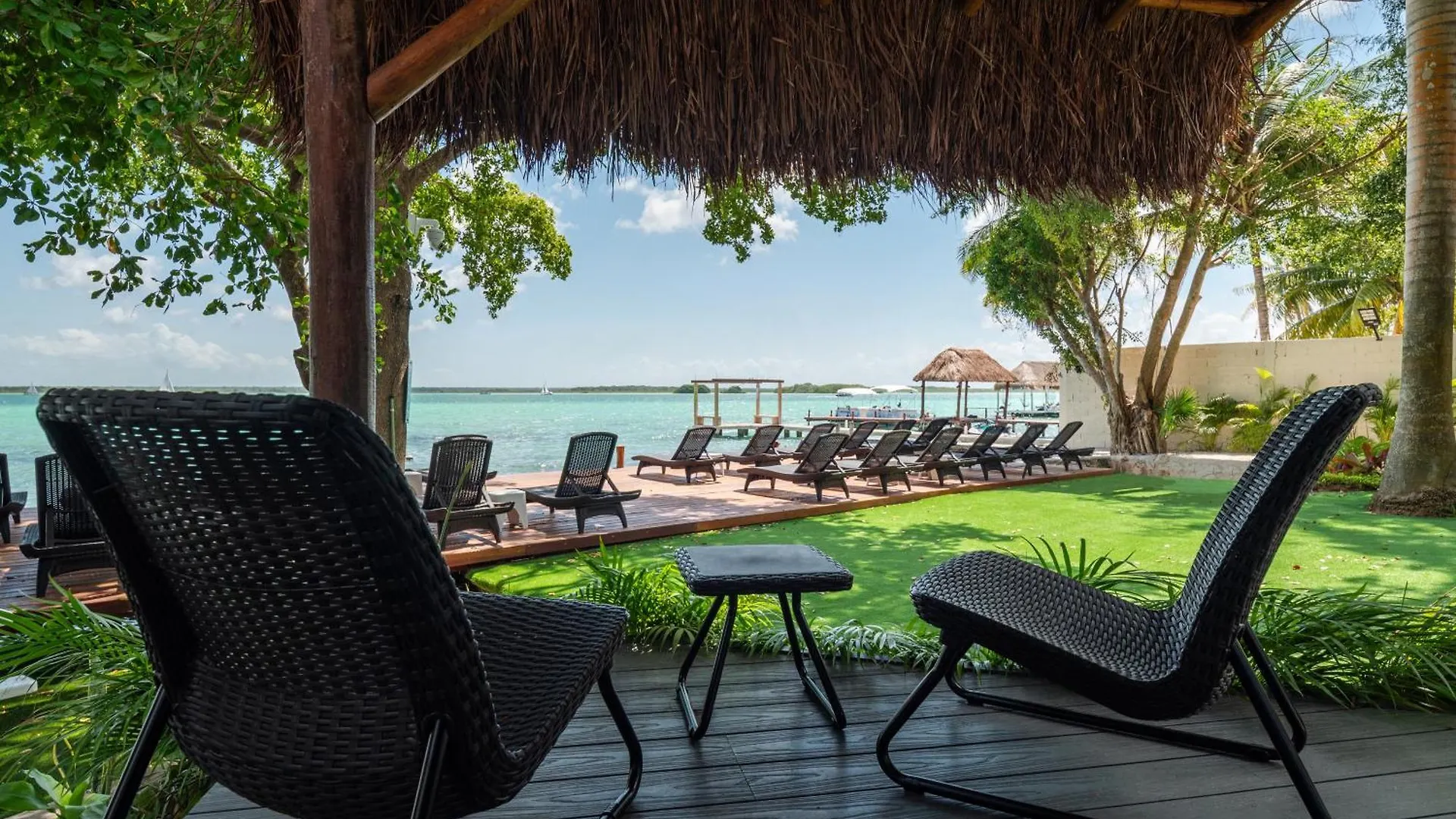 Casa Aakal Lagoon Front Bacalar Mexiko