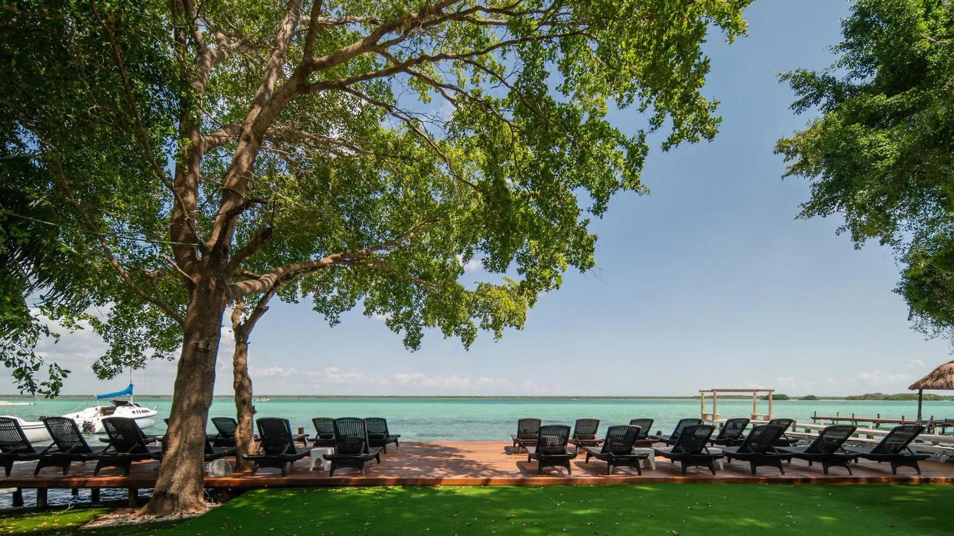 Casa Aakal Lagoon Front Bacalar
